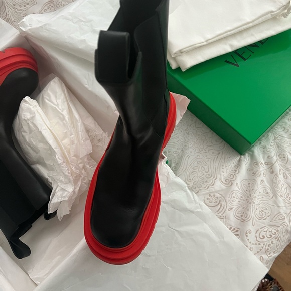 Bottega Veneta Woman’s Tire Chelsea Boots - Picture 8 of 13